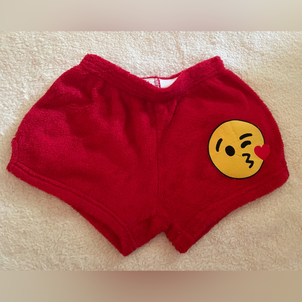 NWT Made with Love and Kisses Red Emoji Plush Pajama Shorts Girls Size 10/12